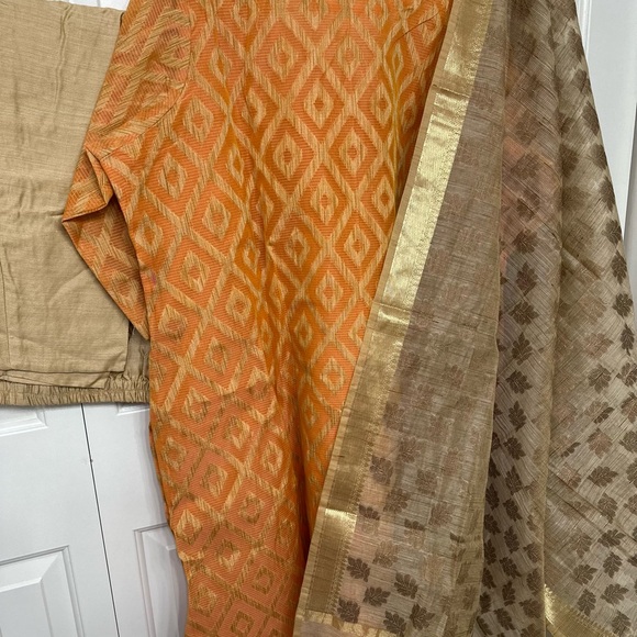 Sale‼️Rust Ikat Salwaar Kameez in 26” made of pure cotton with a lovely dupatta. - Picture 16 of 16